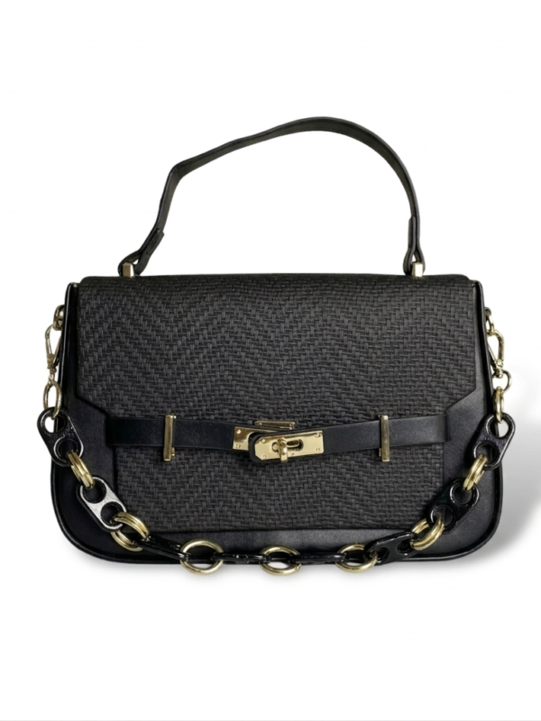 Bolso mediano tipo tejido color negro