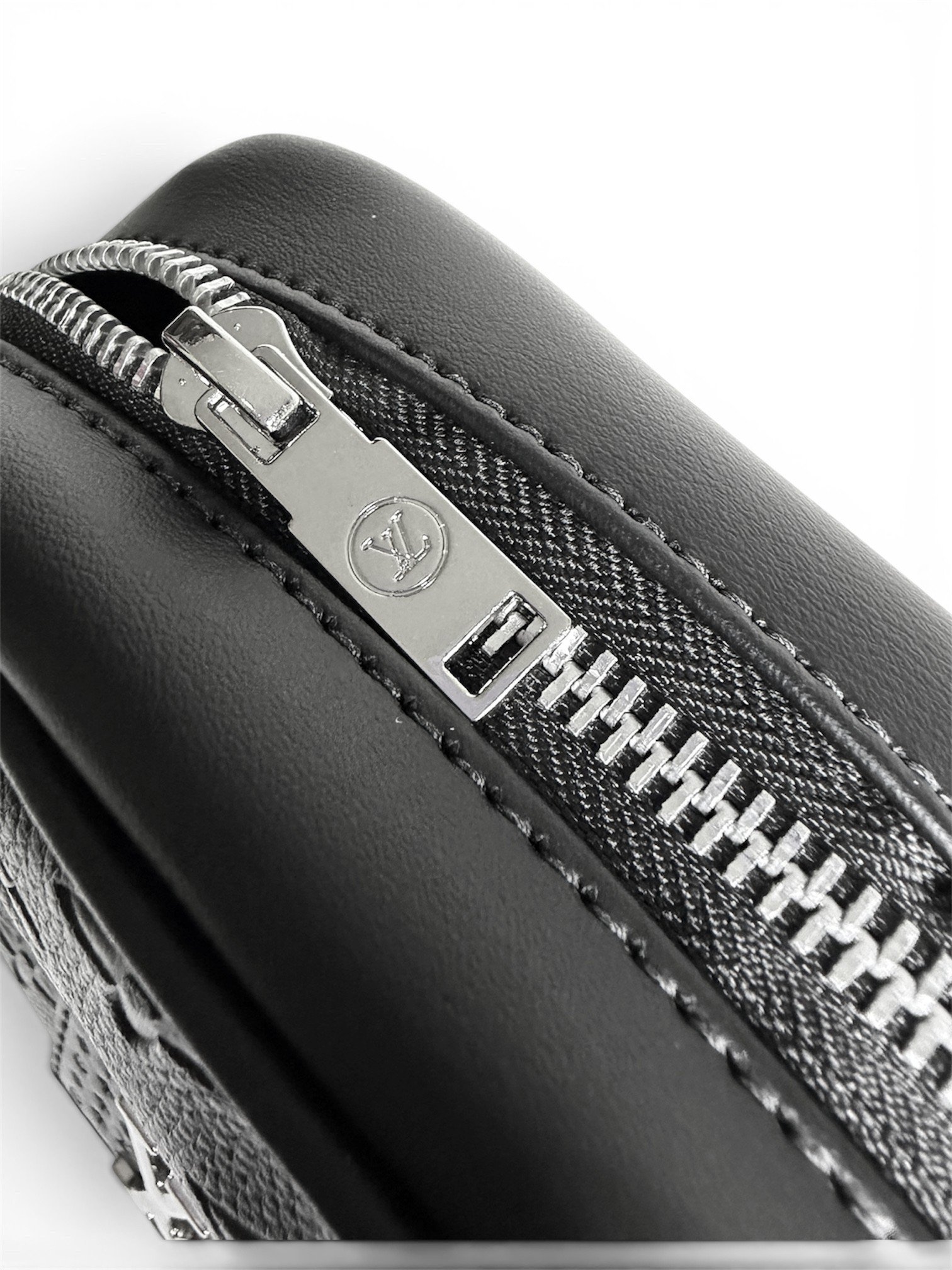 Carriel pequeño con correa diseño LV - Imagen 5