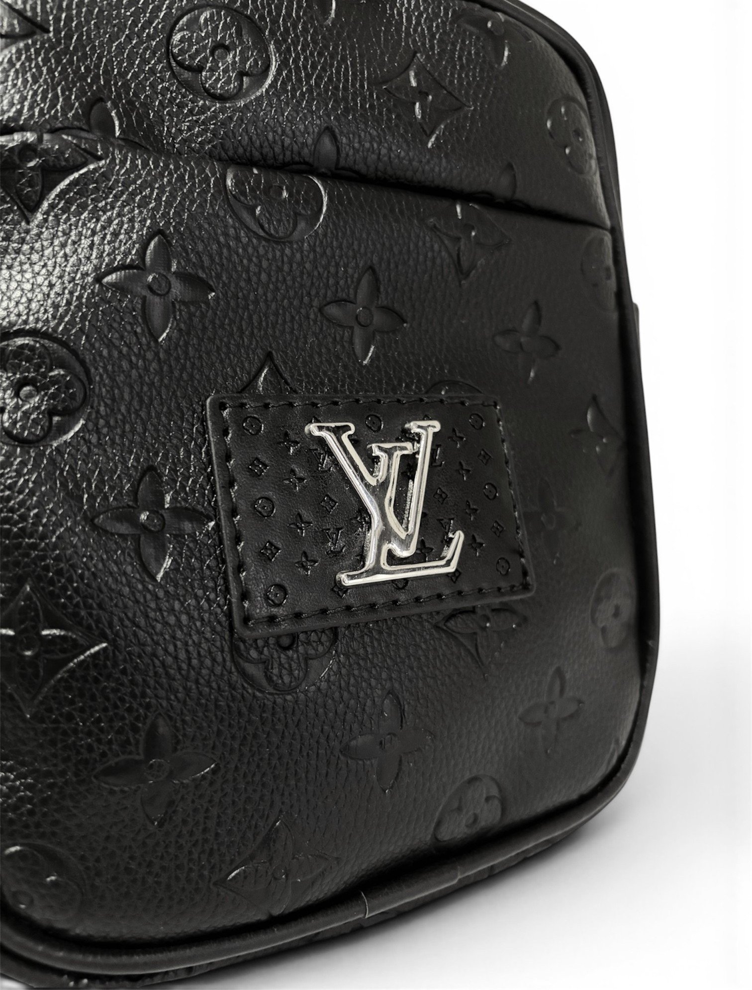 Carriel pequeño con correa diseño LV - Imagen 6