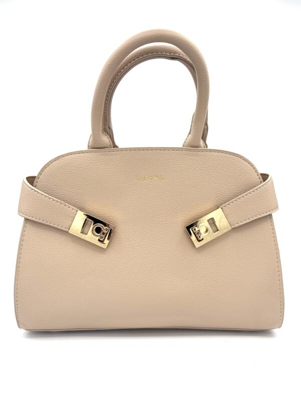 Bolso elegante con neceser beige