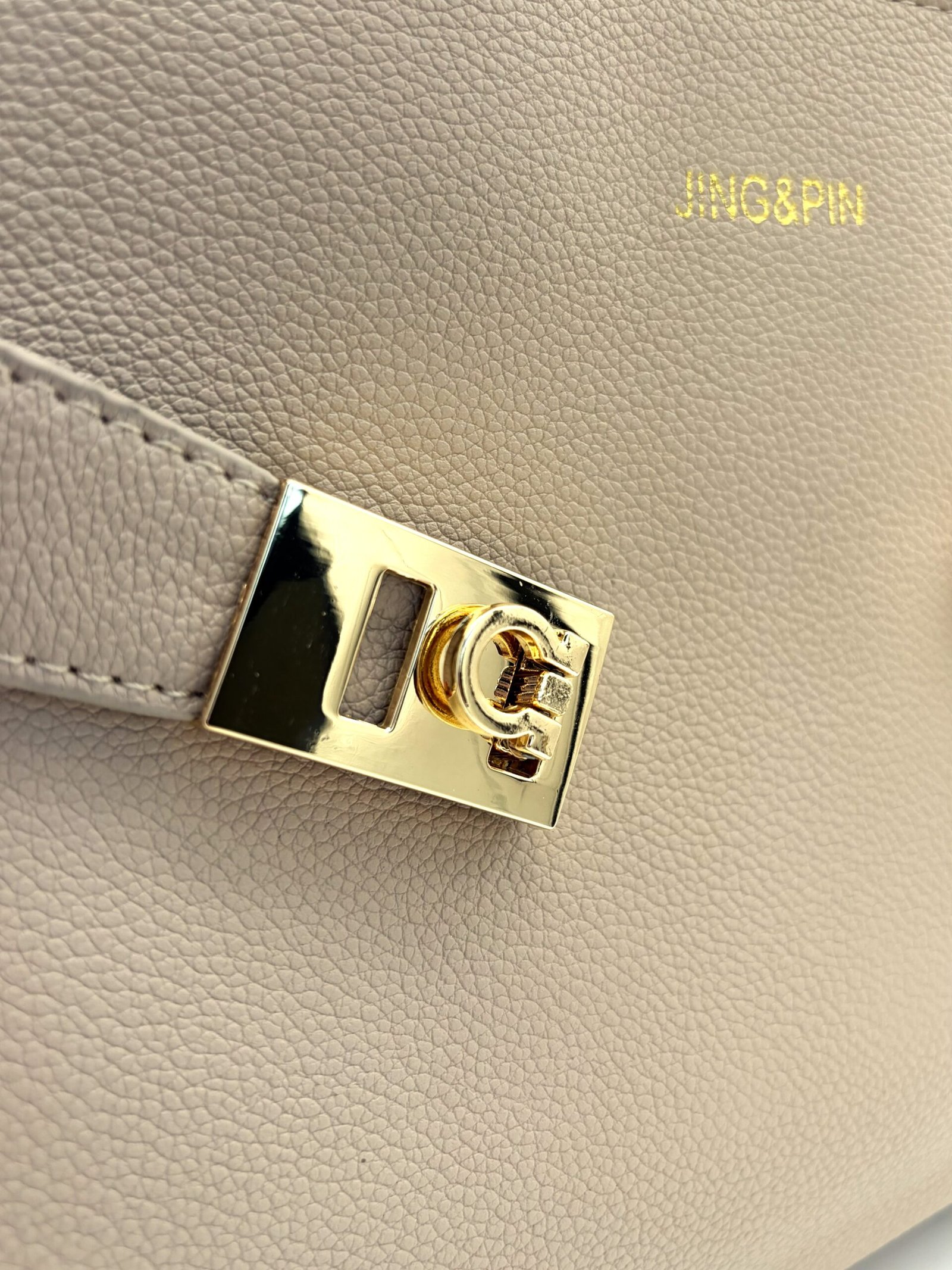 Bolso elegante con neceser beige - Imagen 6
