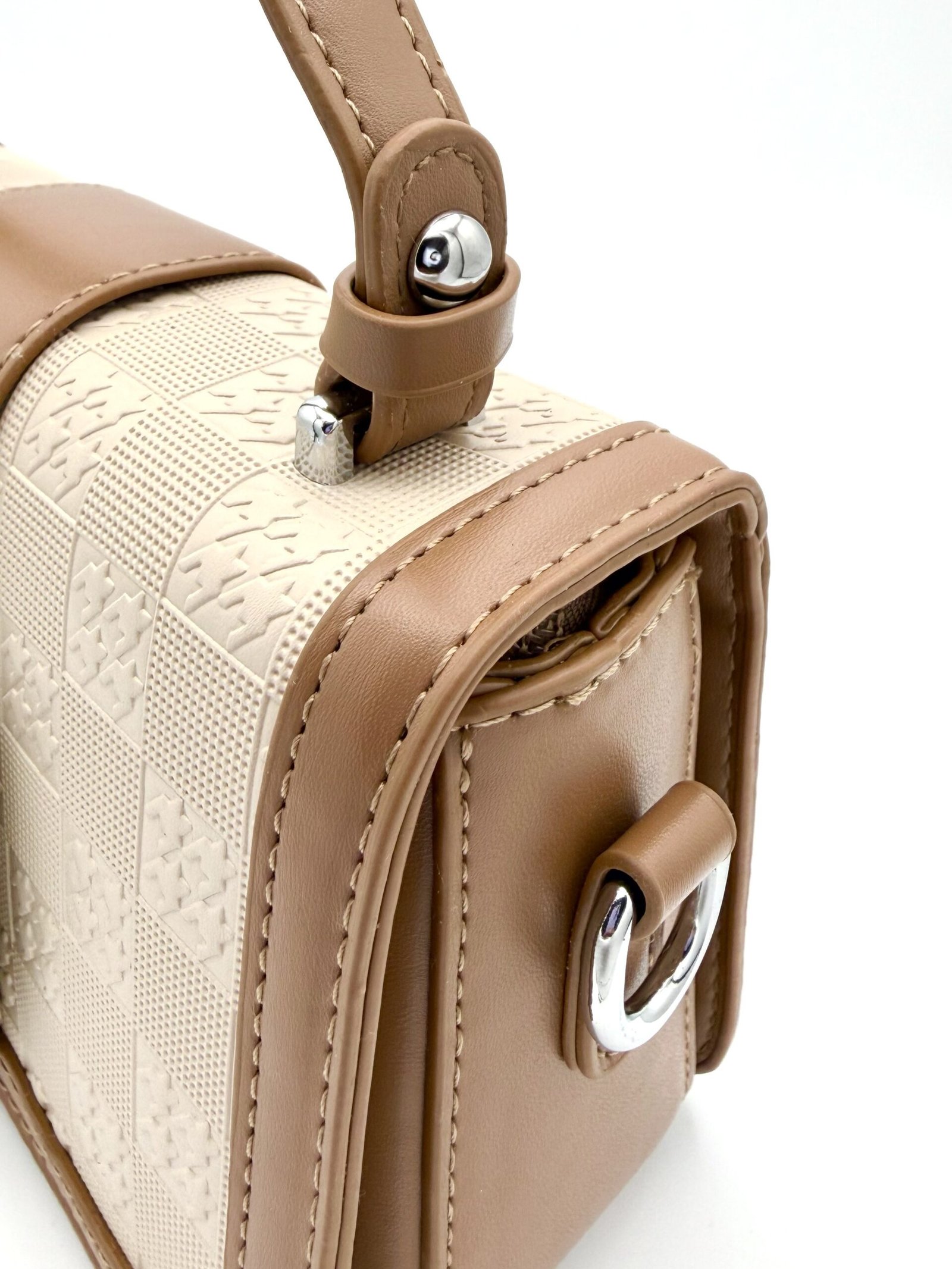 Bolso manos libres bicolor diseño de correa beige y café - Imagen 6