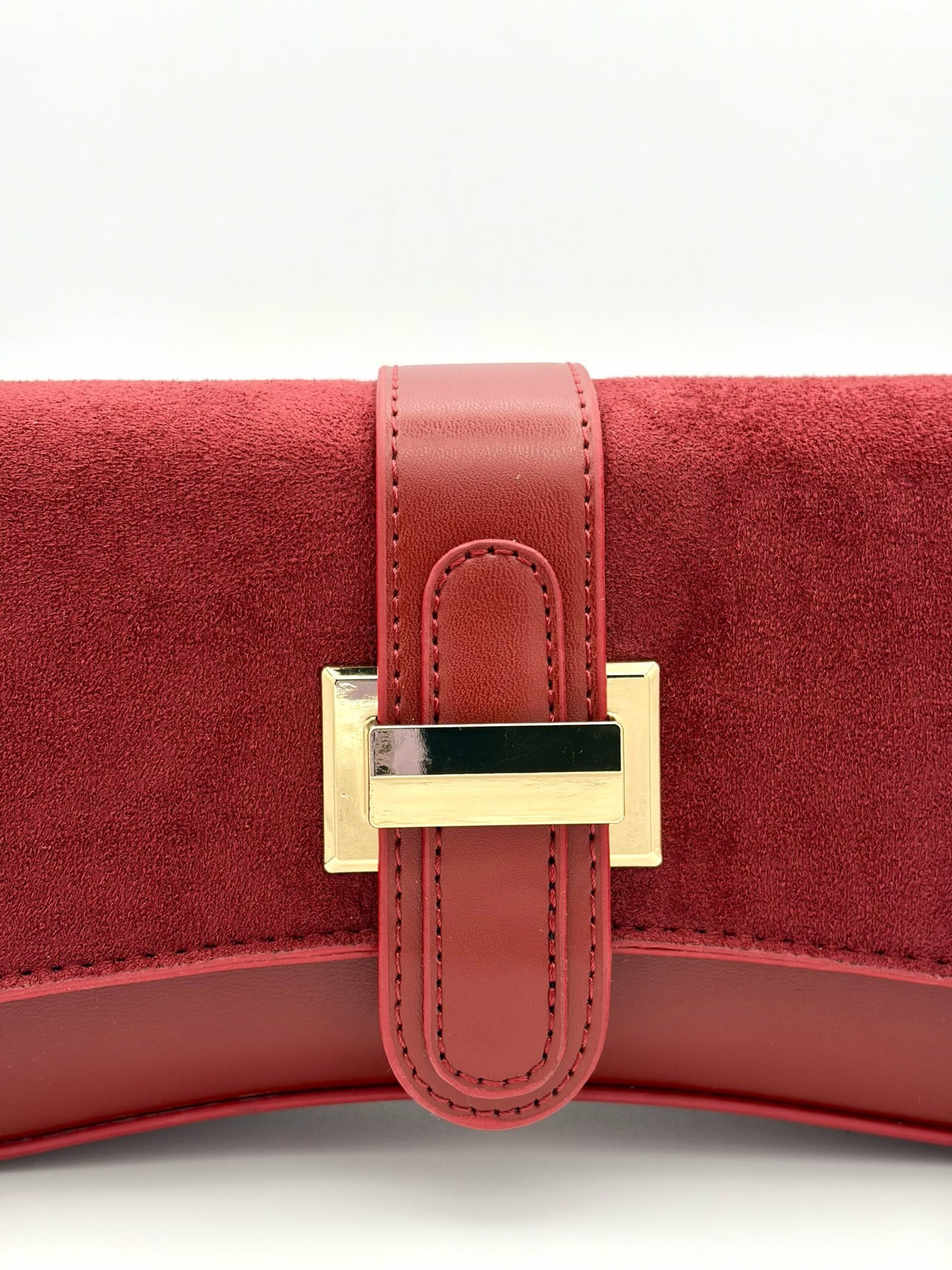 Bolso manos libres baguette gamuza rojo - Imagen 5