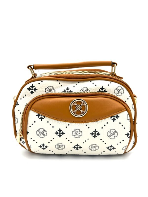 Bolso estilo carriel para mujer blanco con camel