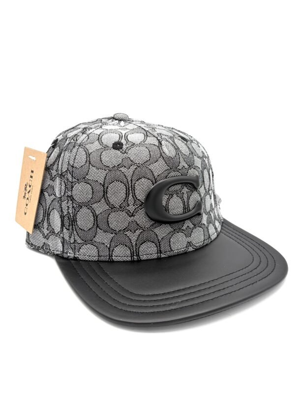 Gorra C de hombre negro